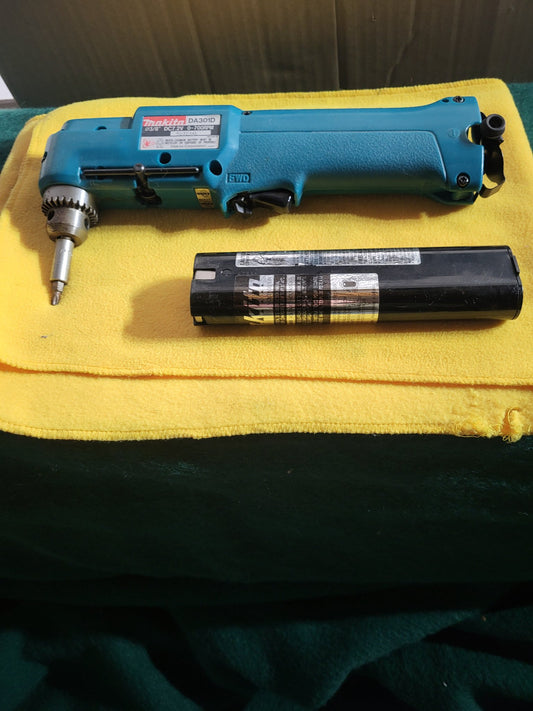 Makita Cordless Drill w/Battery